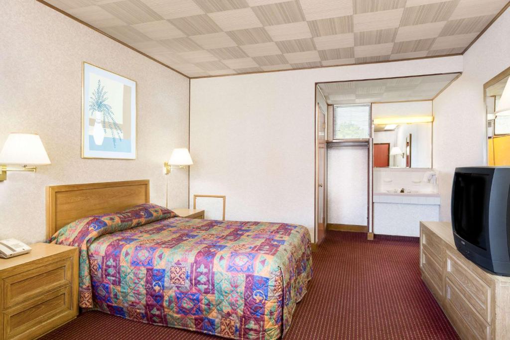 Room image 1